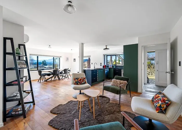 Holiday home Close To Town Modern With A Fireplace And Heat Pumps Sleeps 6 Wanaka