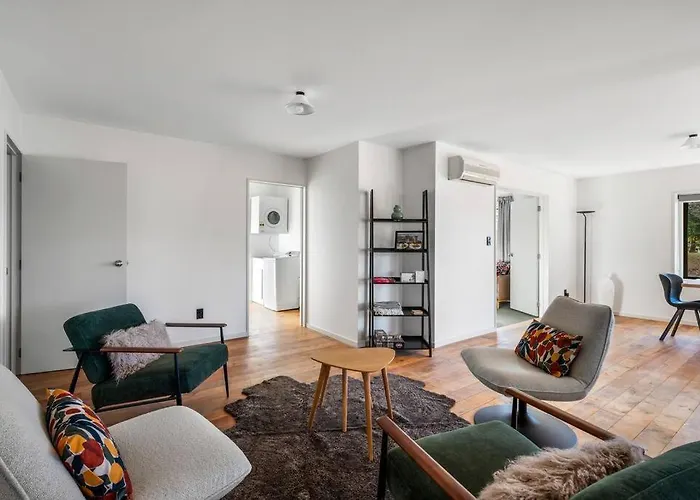 Close To Town Modern With A Fireplace And Heat Pumps Sleeps 6 *