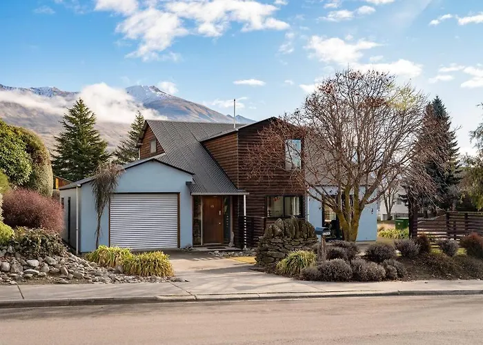Holiday home Close To Town Modern With A Fireplace And Heat Pumps Sleeps 6 Wanaka